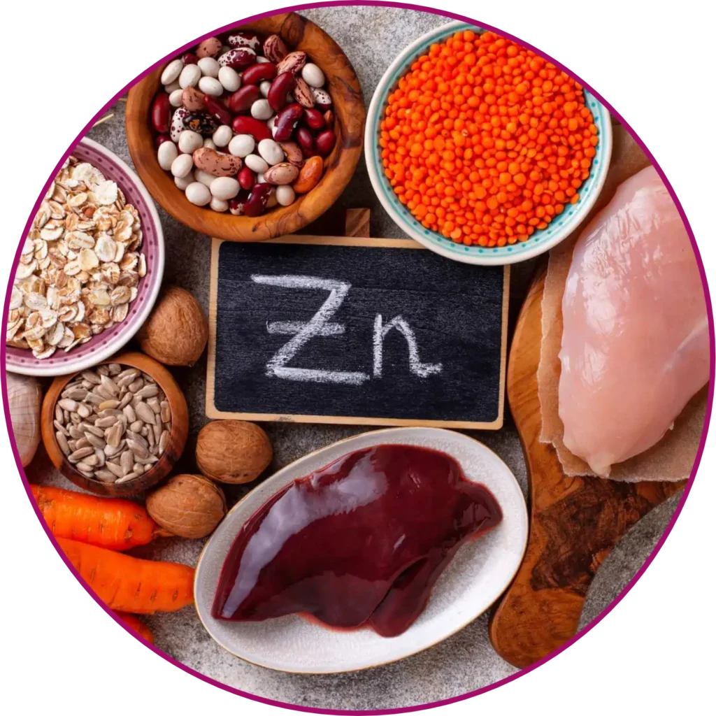 O Zinco é essencial para a cicatrização de feridas, reduz a acne e fortalece cabelos e unhas, prevenindo quedas e quebras. Apoia a função imunológica.